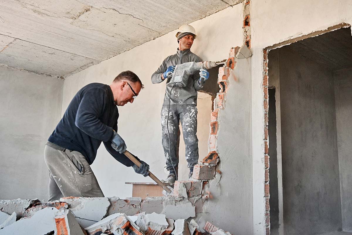fire restoration contractors restoring an apartment after a fire